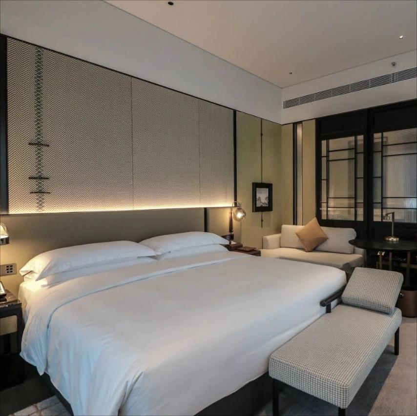 Adjustable King Size Hotel Bed Frame For Apartment