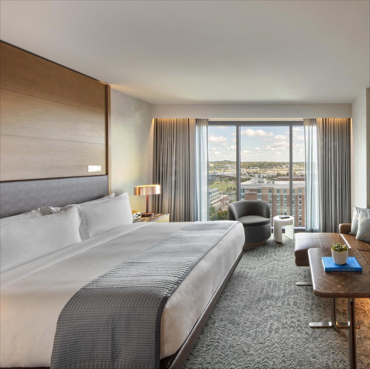 Durable Designed King Size Hotel Headboard For Hotel Bedroom