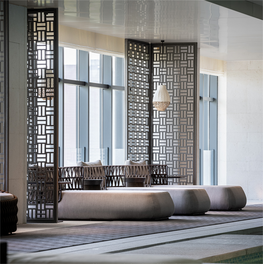 Lobby Classic Hotel Metal Brand Screen