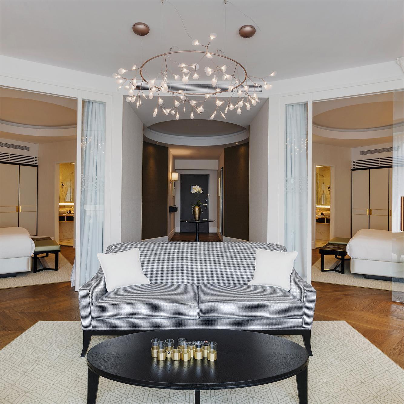 Adjustable King Size Hotel Bed Frame For Apartment