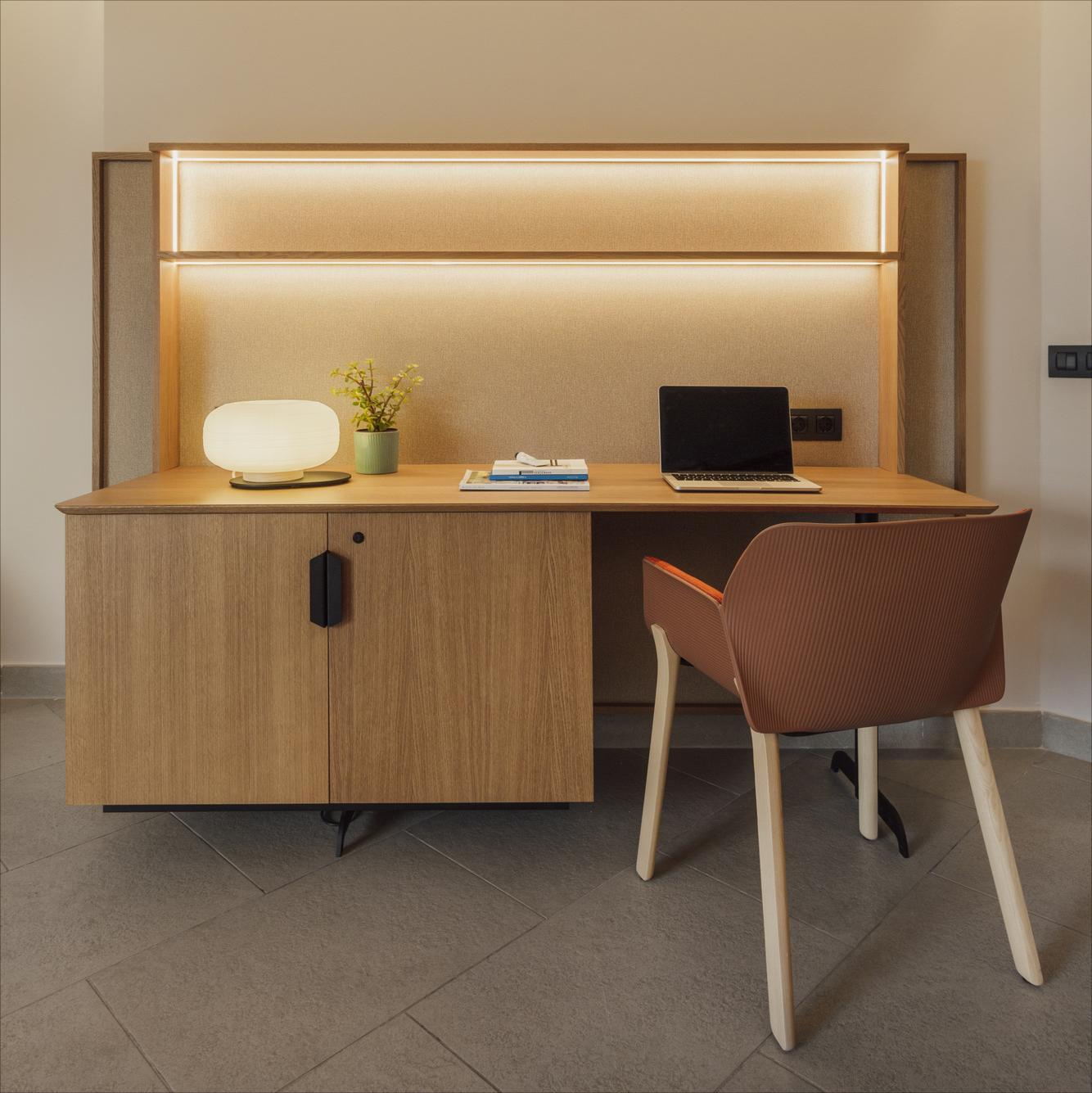 Durable Oak Laminated Panel For Hotel Bedroom