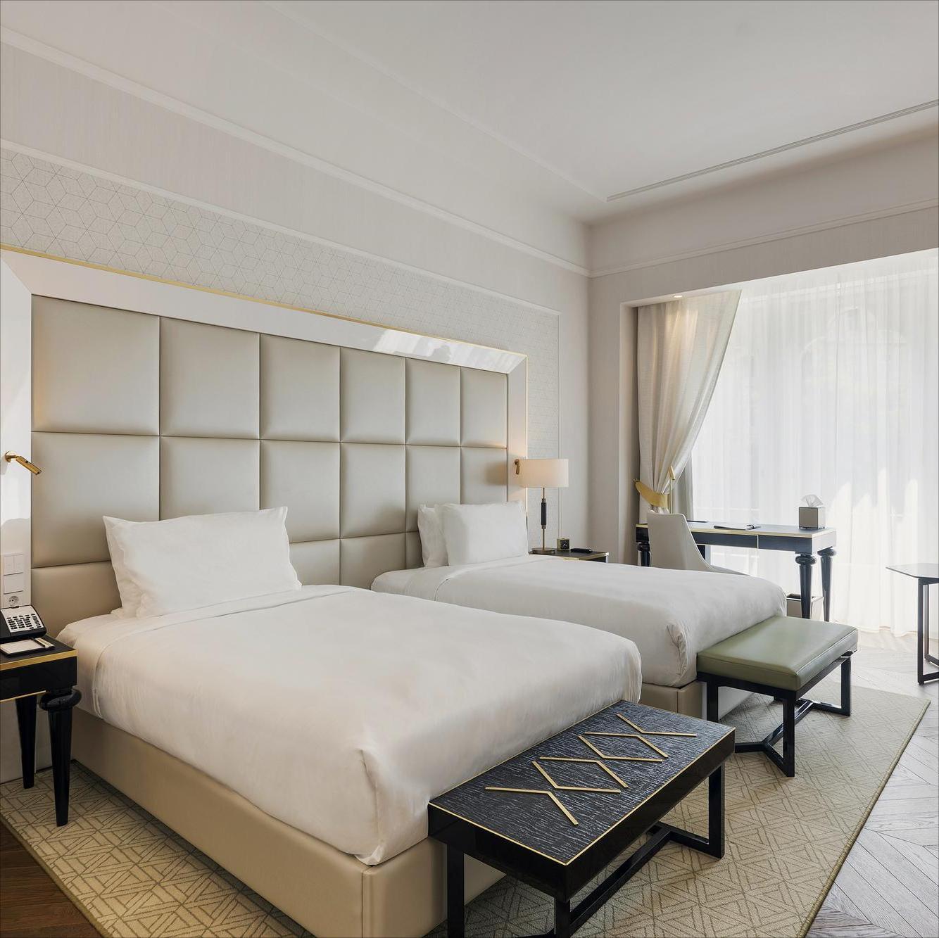 High Quality Hotel Headboard With Lights For Bedroom Decor