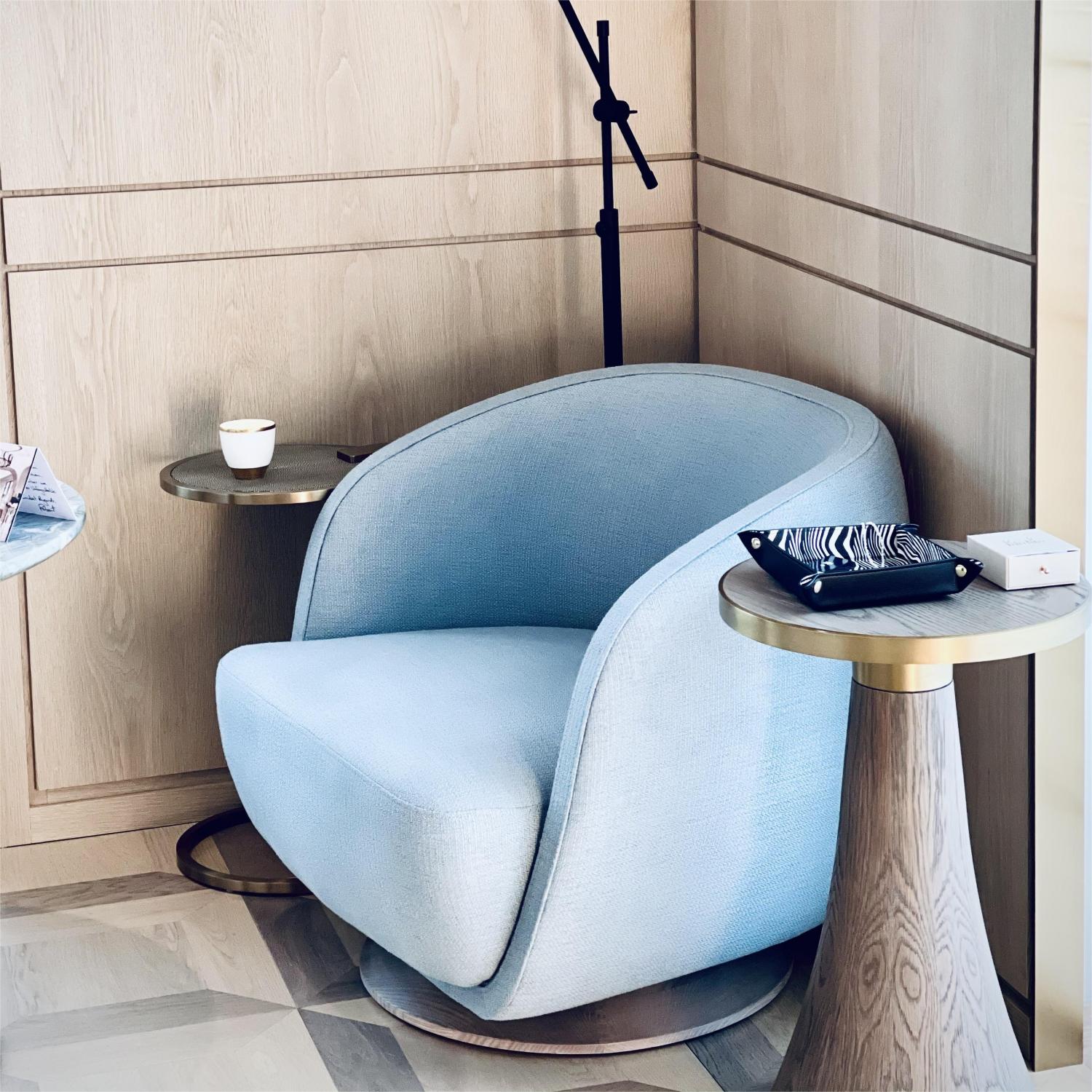 Luxurious Vertical Hotel Headboard For Home Decor