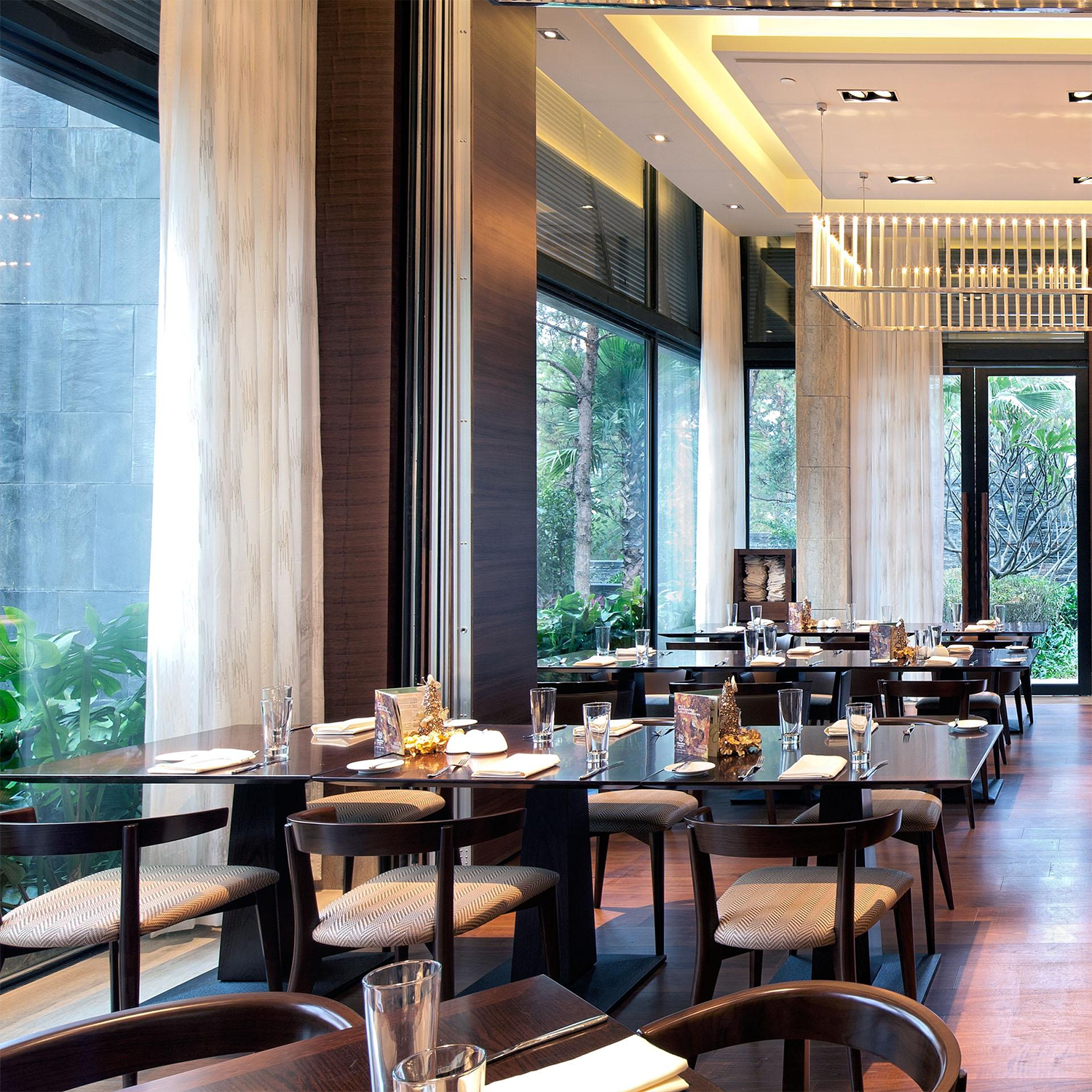 Designed Cosy Anti Scratch Hotel Restaurant Furniture