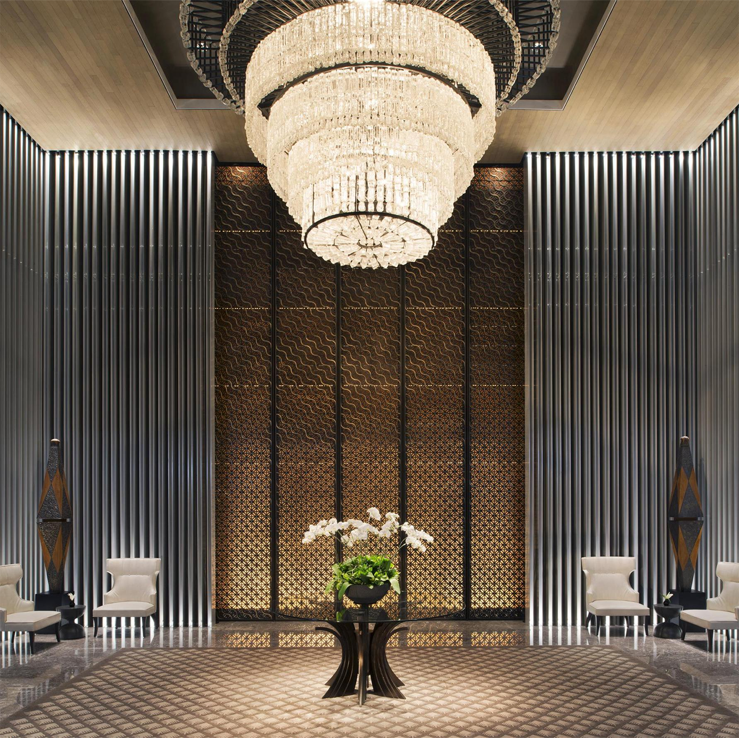 Lobby Classic Hotel Metal Brand Screen